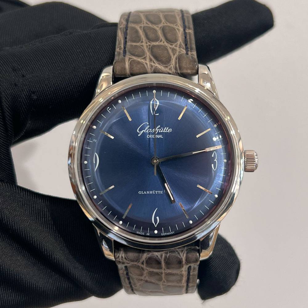 Senator Sixties 39mm Blue Dial