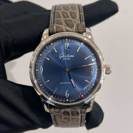 Senator Sixties 39mm Blue Dial